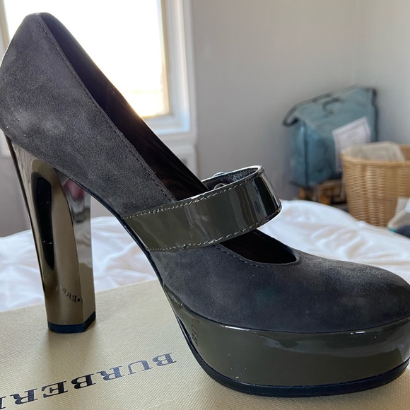 Coach Heels - Picture 5 of 7